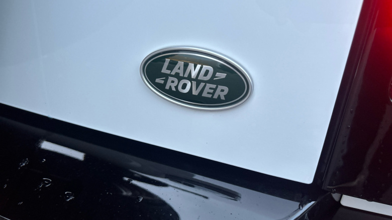 Land Rover Defender 3.0 D250 X-Dynamic SE 90 3dr Auto Diesel Estate